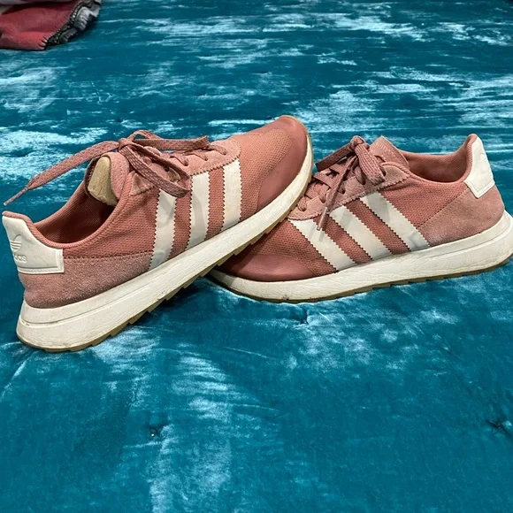 adidas gazelle silver green womens Adidas Originals main image 1